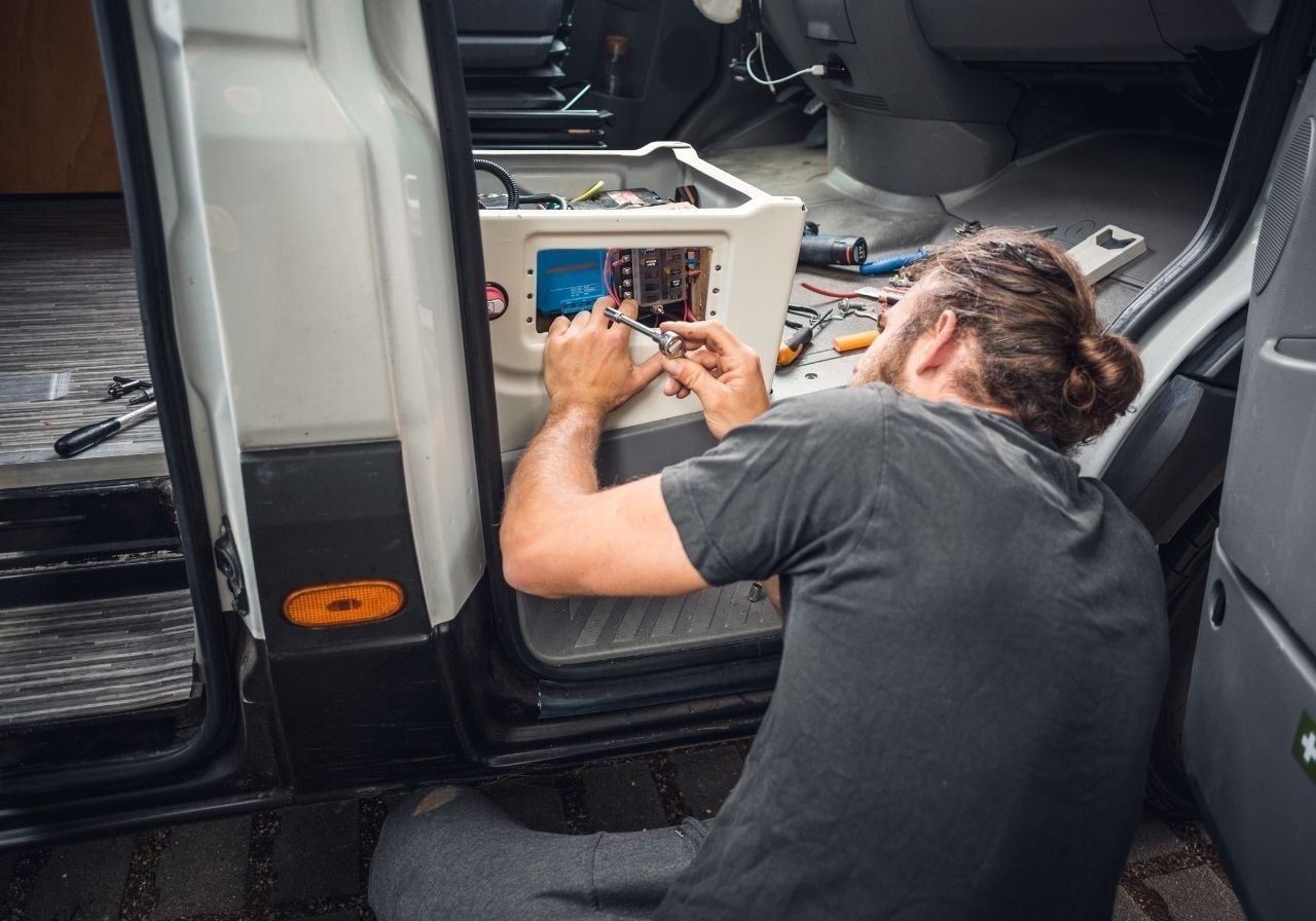 Certified mobile RV electricians ready for on-site electrical repair in Nashville